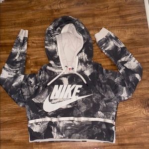 Nike cropped hoodie/ pullover